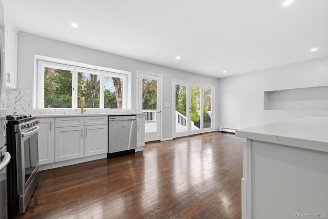 72 Seminole Street, Selden, NY 11784