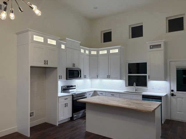 5518 Cold Water Trail, Granbury, TX 76048