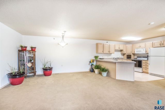 4609 S Oxbow Ave Avenue 303, Sioux Falls, SD 57106