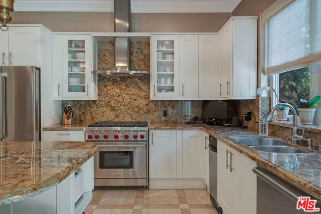 13023 Montana Avenue 104, Los Angeles, CA 90049