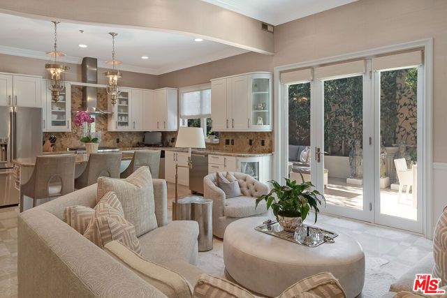 13023 Montana Avenue 104, Los Angeles, CA 90049