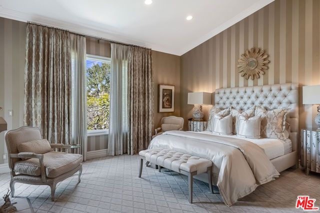 13023 Montana Avenue 104, Los Angeles, CA 90049