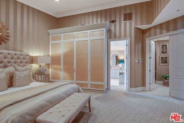 13023 Montana Avenue 104, Los Angeles, CA 90049