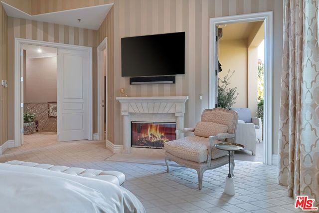 13023 Montana Avenue 104, Los Angeles, CA 90049