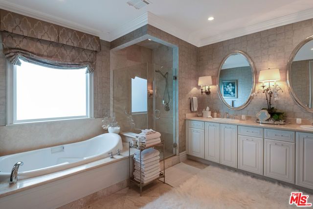 13023 Montana Avenue 104, Los Angeles, CA 90049