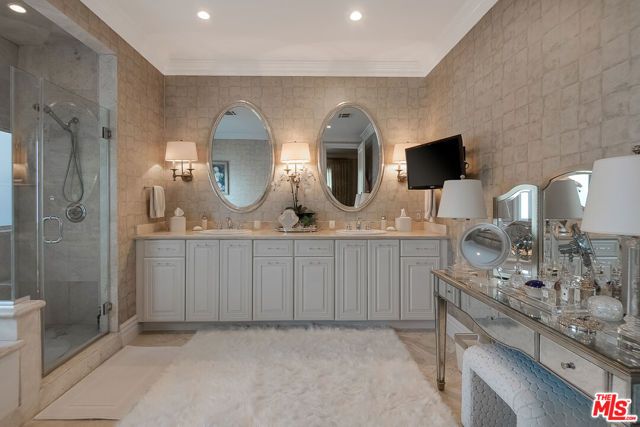 13023 Montana Avenue 104, Los Angeles, CA 90049