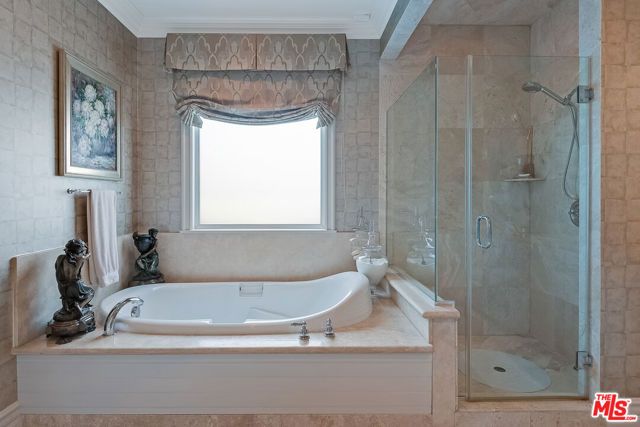 13023 Montana Avenue 104, Los Angeles, CA 90049