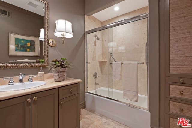 13023 Montana Avenue 104, Los Angeles, CA 90049