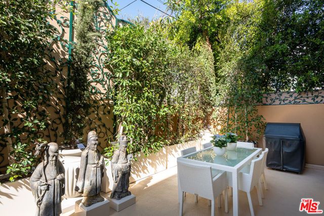 13023 Montana Avenue 104, Los Angeles, CA 90049