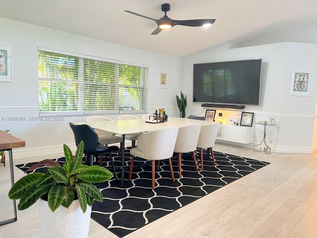 765 Bayside Ln, Weston, FL 33326
