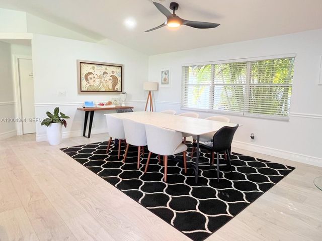 765 Bayside Ln, Weston, FL 33326