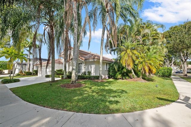 765 Bayside Ln, Weston, FL 33326