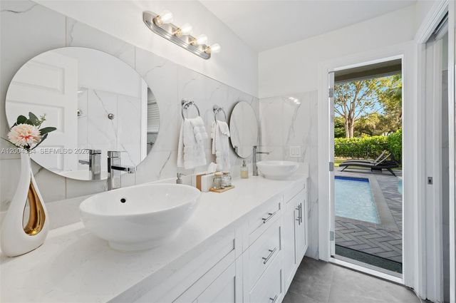 765 Bayside Ln, Weston, FL 33326