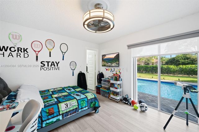 765 Bayside Ln, Weston, FL 33326