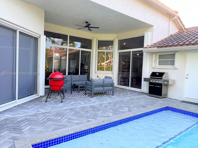 765 Bayside Ln, Weston, FL 33326