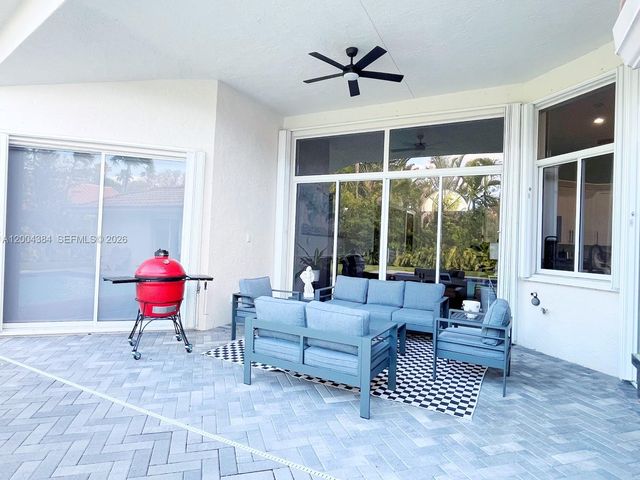 765 Bayside Ln, Weston, FL 33326