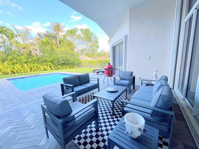 765 Bayside Ln, Weston, FL 33326