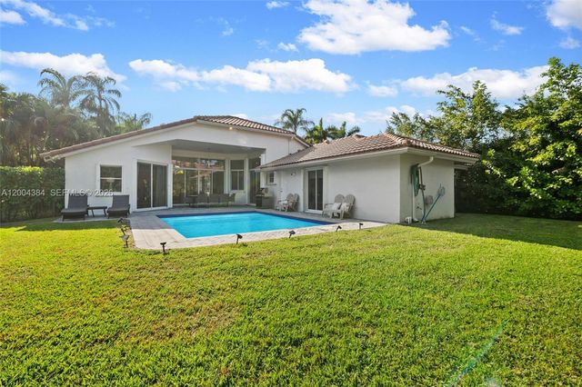 765 Bayside Ln, Weston, FL 33326