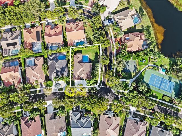 765 Bayside Ln, Weston, FL 33326