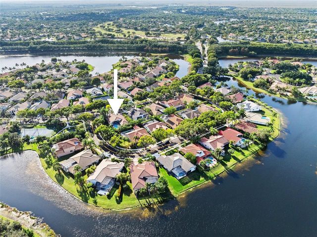 765 Bayside Ln, Weston, FL 33326
