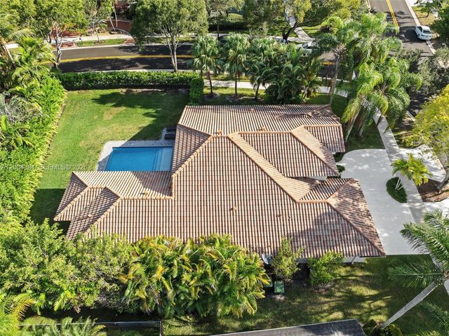 765 Bayside Ln, Weston, FL 33326