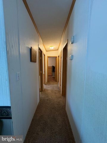 102 ROBIN DR, West Deptford, NJ 08066
