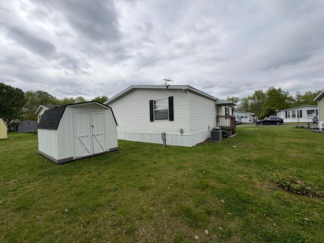 102 ROBIN DR, West Deptford, NJ 08066