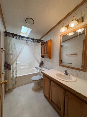 102 ROBIN DR, West Deptford, NJ 08066