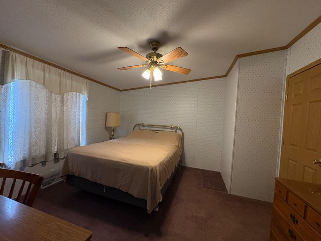 102 ROBIN DR, West Deptford, NJ 08066