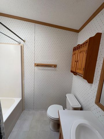 102 ROBIN DR, West Deptford, NJ 08066