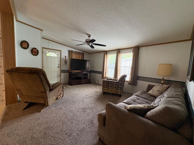 102 ROBIN DR, West Deptford, NJ 08066