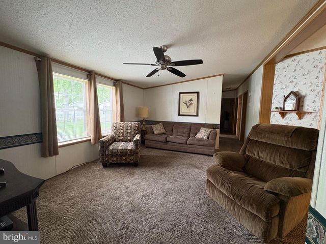 102 ROBIN DR, West Deptford, NJ 08066