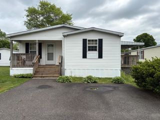 102 ROBIN DR, West Deptford, NJ 08066