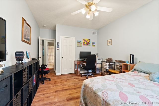 925 E 7th Street 101, Jeffersonville, IN 47130