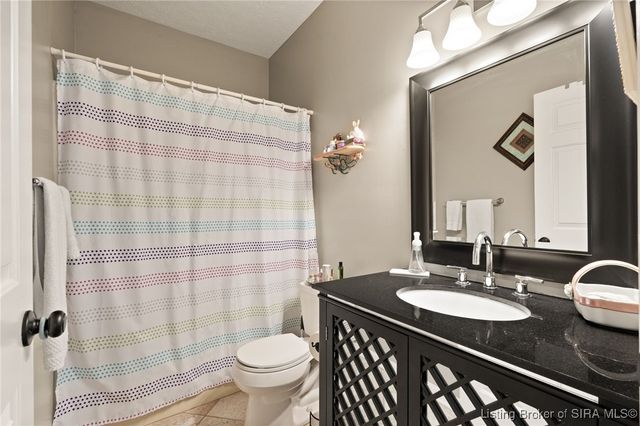 925 E 7th Street 101, Jeffersonville, IN 47130