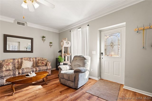 925 E 7th Street 101, Jeffersonville, IN 47130