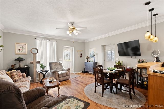 925 E 7th Street 101, Jeffersonville, IN 47130