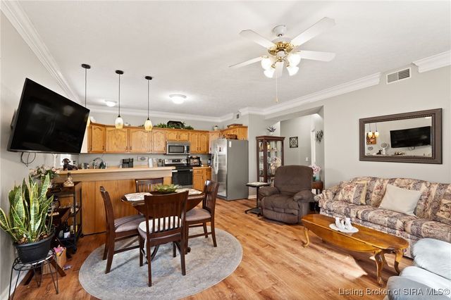 925 E 7th Street 101, Jeffersonville, IN 47130