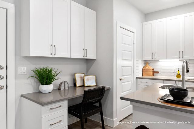 28325-309 Birnham Woods Drive, Spring, TX 77386