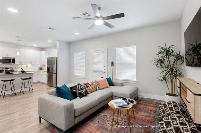 28325-309 Birnham Woods Drive, Spring, TX 77386