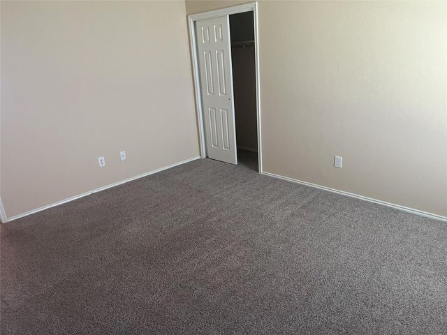 2276 Green Meadows LN, Buda, TX 78610
