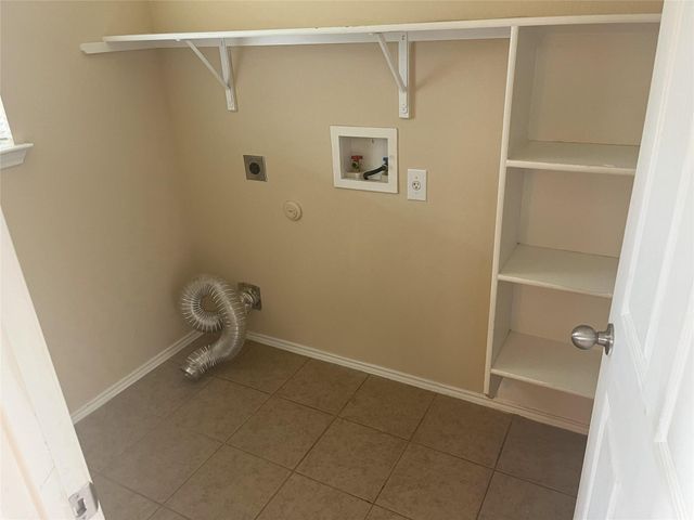 2276 Green Meadows LN, Buda, TX 78610