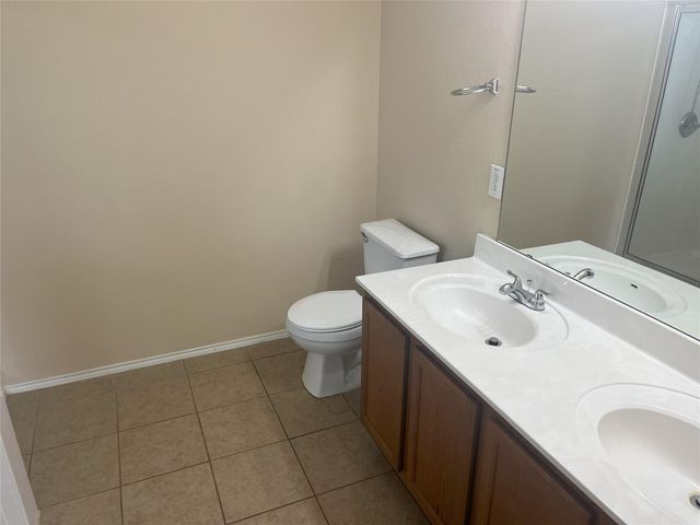 2276 Green Meadows LN, Buda, TX 78610