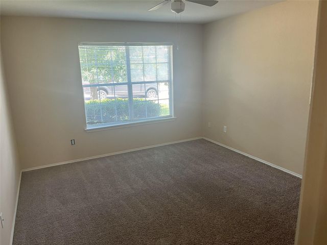 2276 Green Meadows LN, Buda, TX 78610