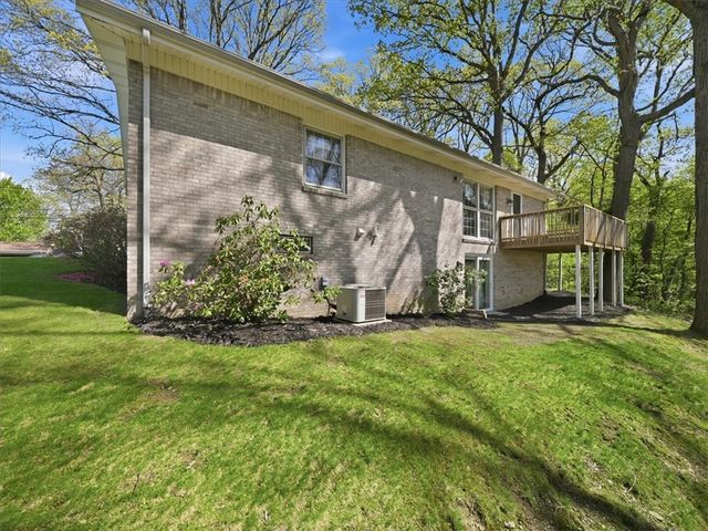 105 Louise St, Center Twp, PA 15061