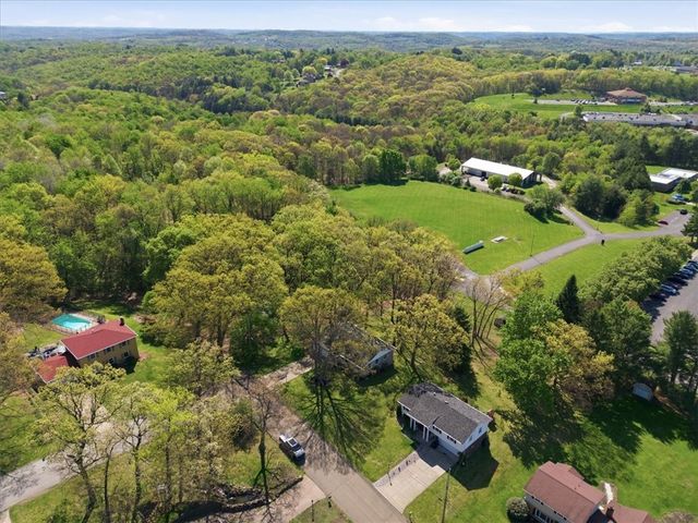 105 Louise St, Center Twp, PA 15061
