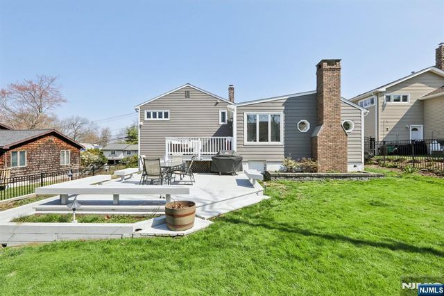 67 Woodland Avenue, Verona, NJ 07044