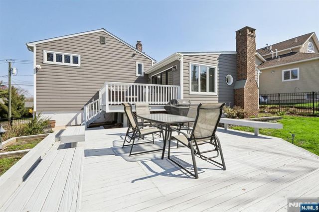 67 Woodland Avenue, Verona, NJ 07044