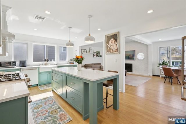 67 Woodland Avenue, Verona, NJ 07044