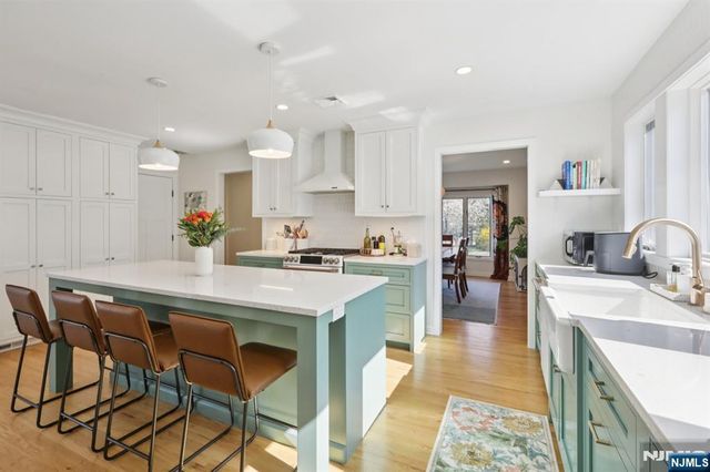 67 Woodland Avenue, Verona, NJ 07044